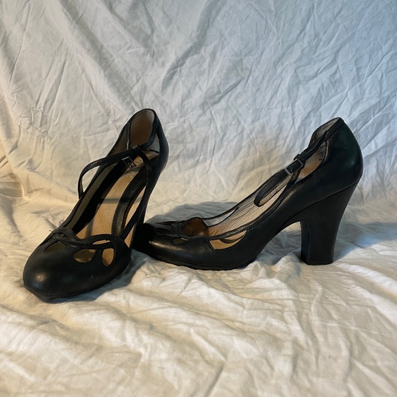 Kenneth Cole Reaction leather vintage style heels - Picture 7 of 9